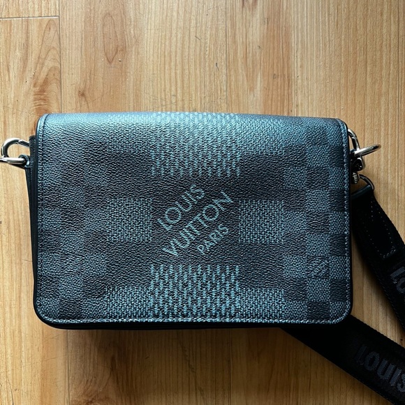 LOUIS VUITTON STUDIO MESSENGER BAG IN DAMIER GRAPHITE 3D CANVAS - Picture 6 of 7